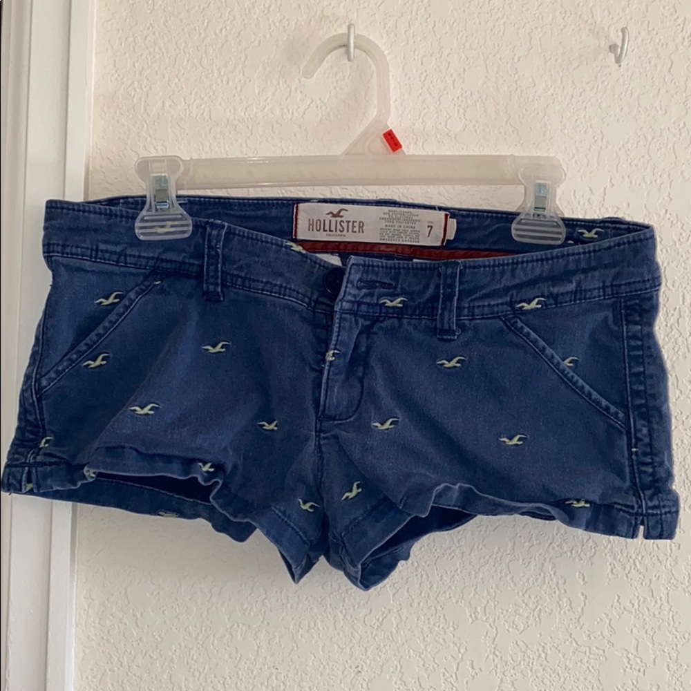 Shorts with logo